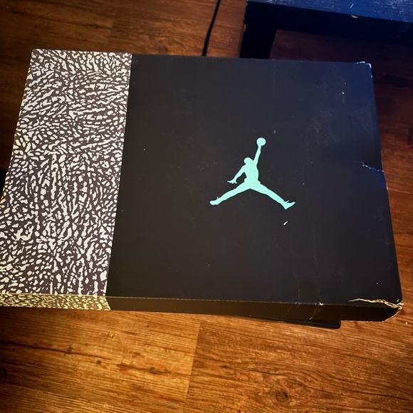Jordan 3s retro green glow - Picture 5 of 5